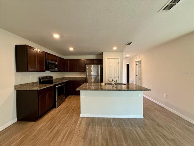 Building Photo - 14 Serene Pl