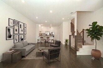 Building Photo - 432 Texas Dr