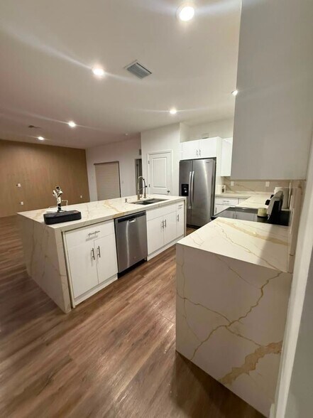 Building Photo - 8023 Buttercup Cir