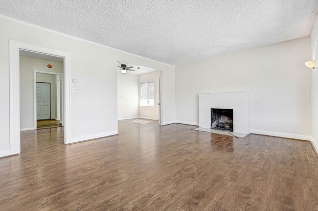 Building Photo - Beautiful SFR 3 BD| 2 Bath