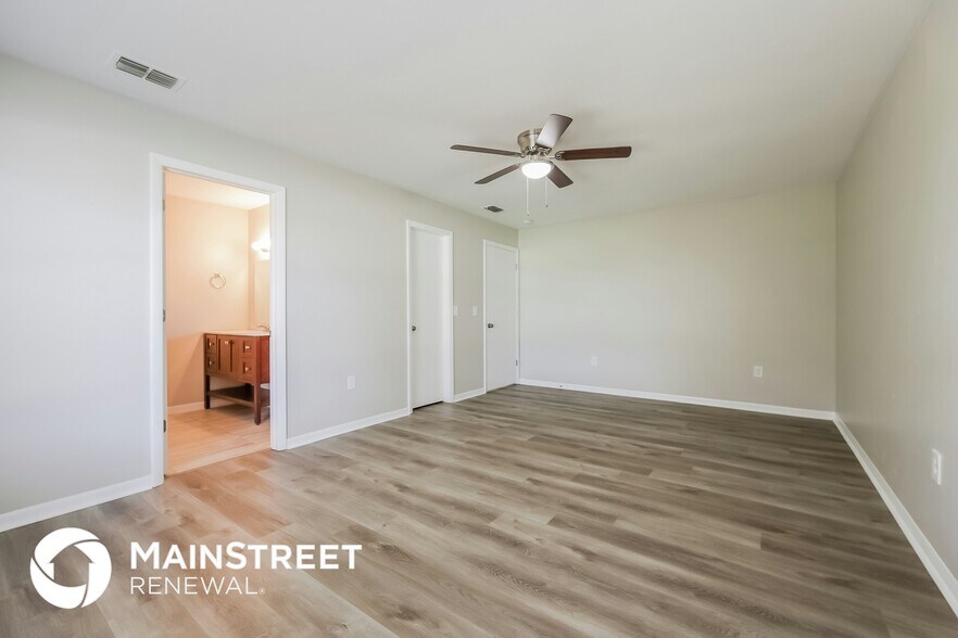 Building Photo - 2016 SE 9th Terrace