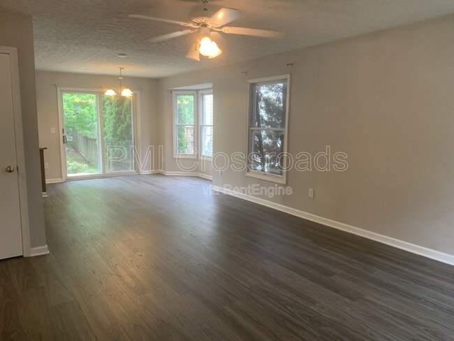 Building Photo - 8620 Olenbrook Dr