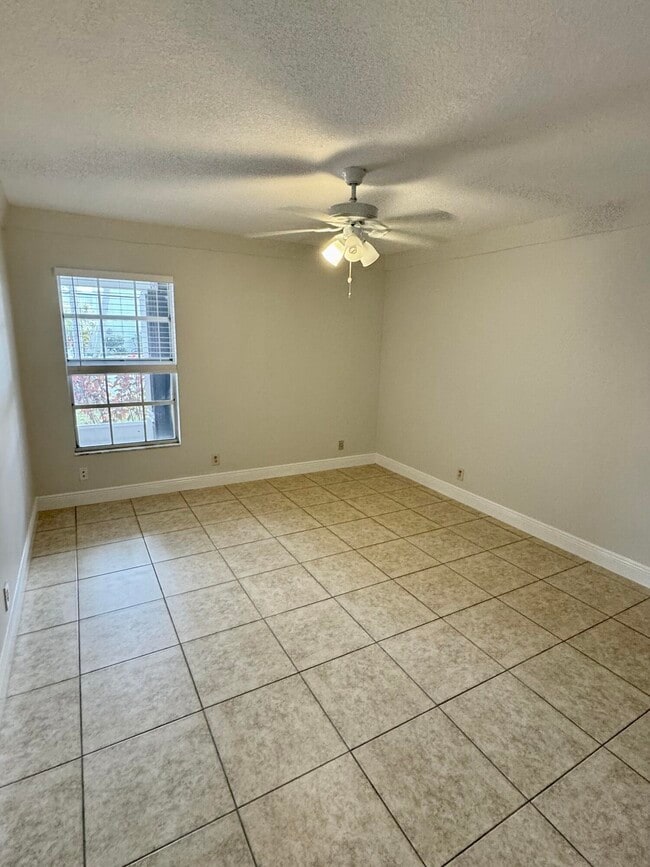 Building Photo - 9071 Tracy Ct