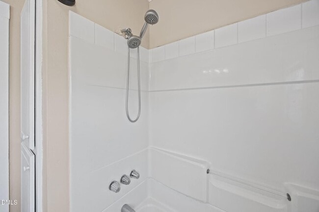 Building Photo - 302 W Main St