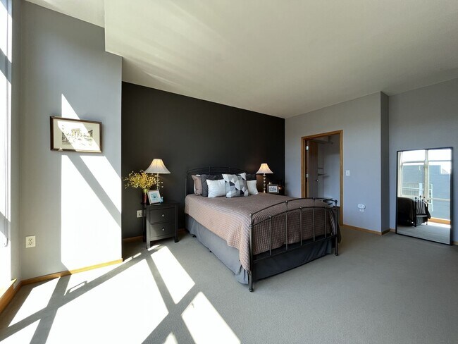 Building Photo - Top-Floor Pearl District Condo with Floor-to-Ceiling Windows, Courtyard Views & In-Unit Washer/Dryer