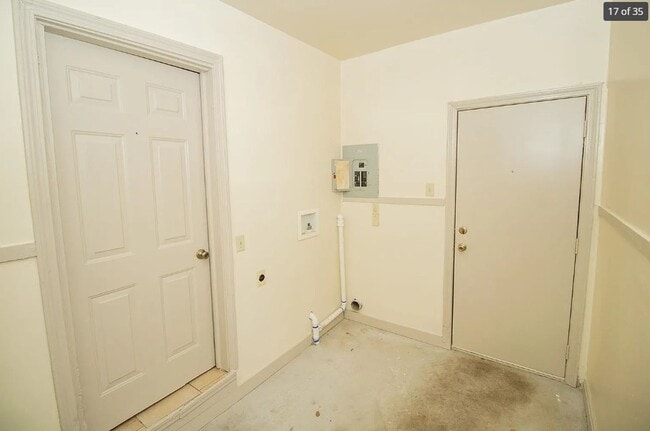 Building Photo - 1839 S Mosley Ave