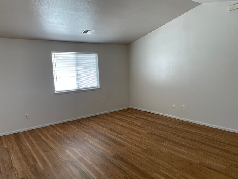 Living room - 3178 D 1/2 Rd