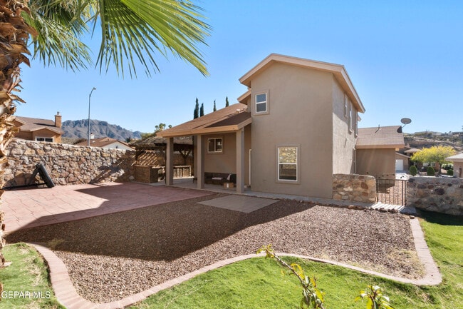 Building Photo - 6609 Parque Del Sol Dr