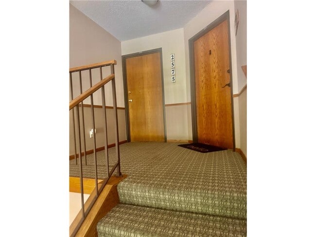 Building Photo - 2575 Heritage Dr