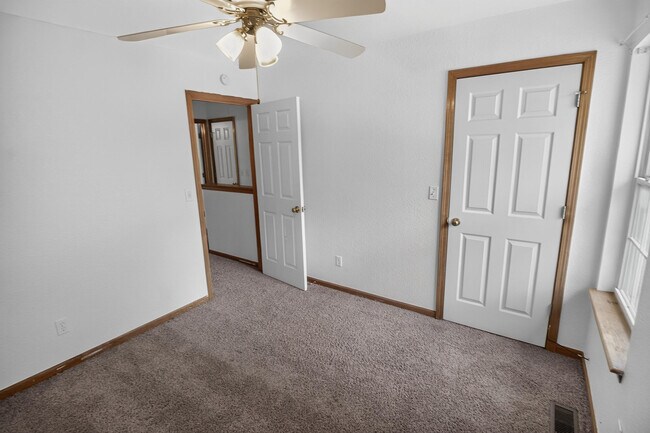 Building Photo - 5342 Godas Cir