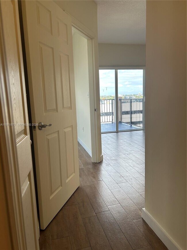 Building Photo - 3410 Coral Wy