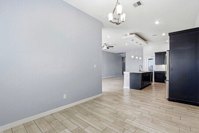 Building Photo - 13110 Emerald Isle St