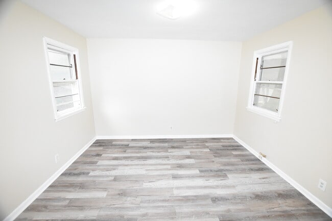 Building Photo - 451 Marion Ave