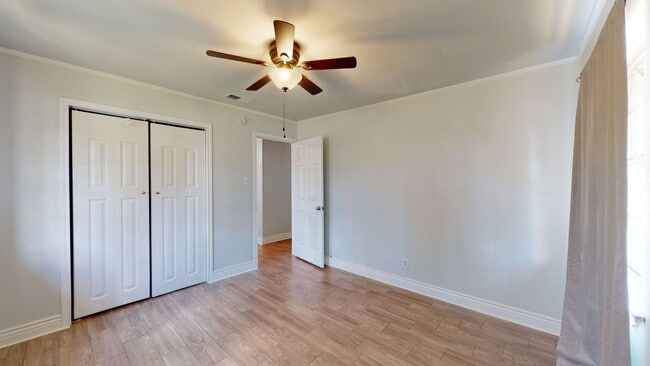 Building Photo - ALL TILE HOUSE MINUTES AWAY FROM FORT HOOD!