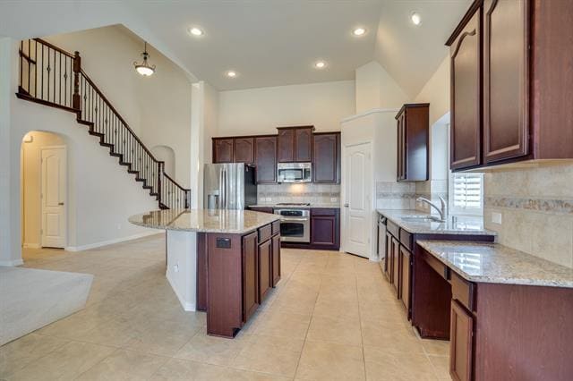 Building Photo - 7747 Ivanhoe Dr
