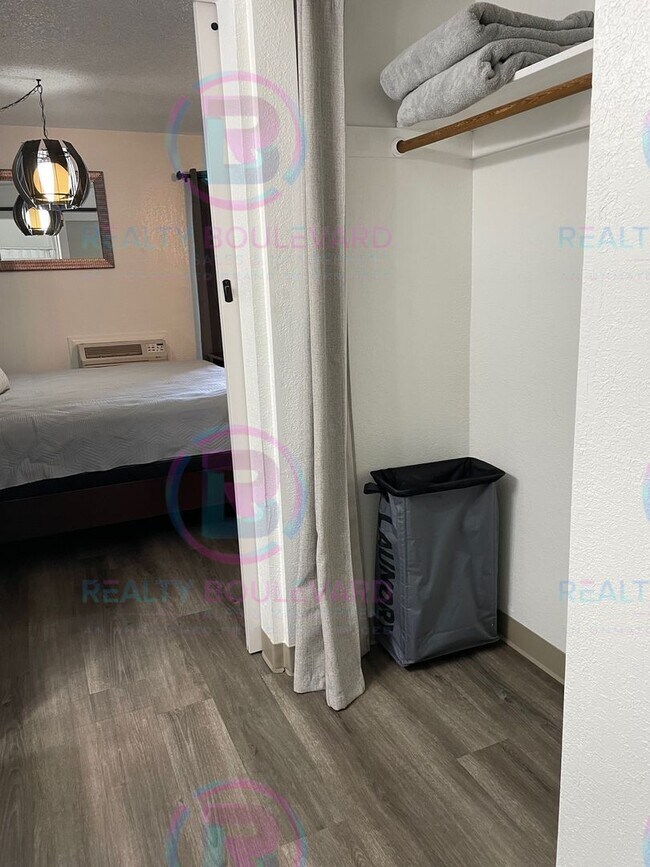 Building Photo - Fully Furnished Studio Near Virginia Lake | All Utilities & WiFi Included | $1,299/Month