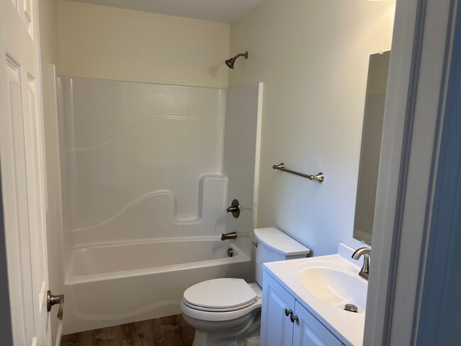 Building Photo - 5 Red Maple Ln
