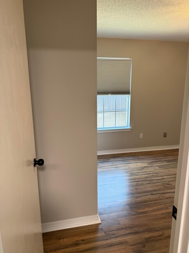 Building Photo - 38 Ruby Cir