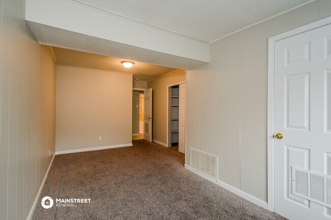 Building Photo - 9150 Harold Dr