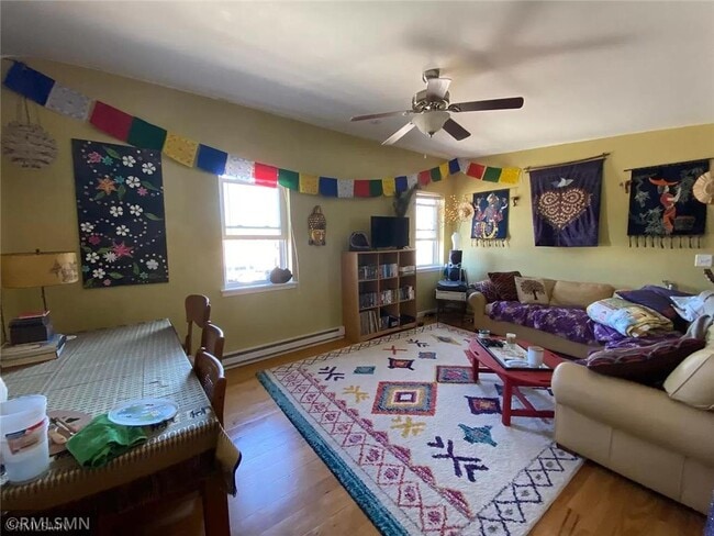 Building Photo - 206 2nd Ave