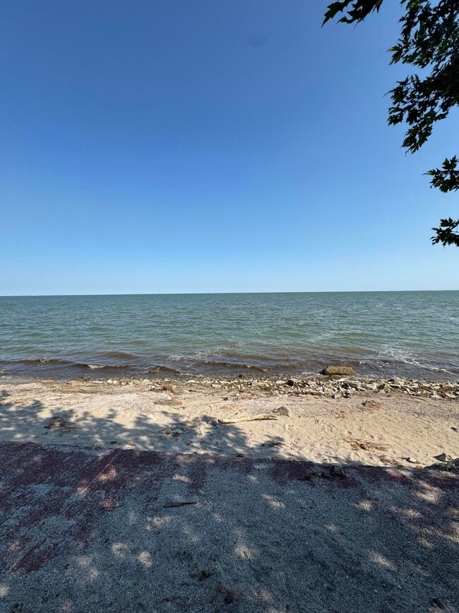 Building Photo - 13512 Venetian Dr