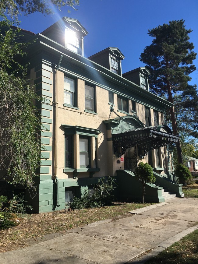 Building Photo - 2480 Van Buren Ave