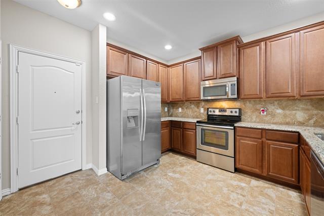 Building Photo - 6944 Carrington Ln