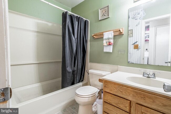 Building Photo - 8 Dickenson Dr