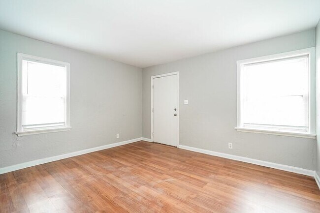 Building Photo - 1732-1734-1734 E Whittier St