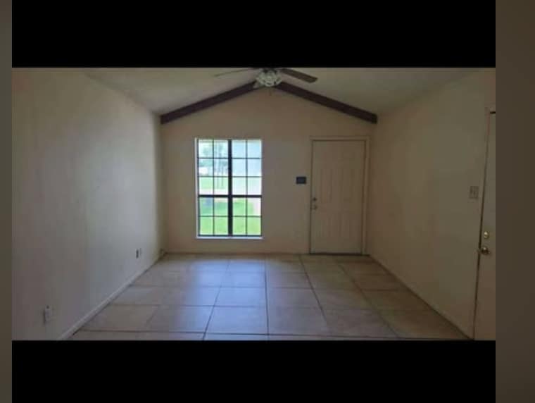 Building Photo - 143 S Gosnell St