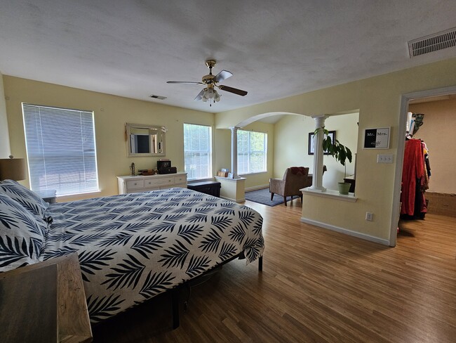 Building Photo - 6734 Burbage Landing Cir