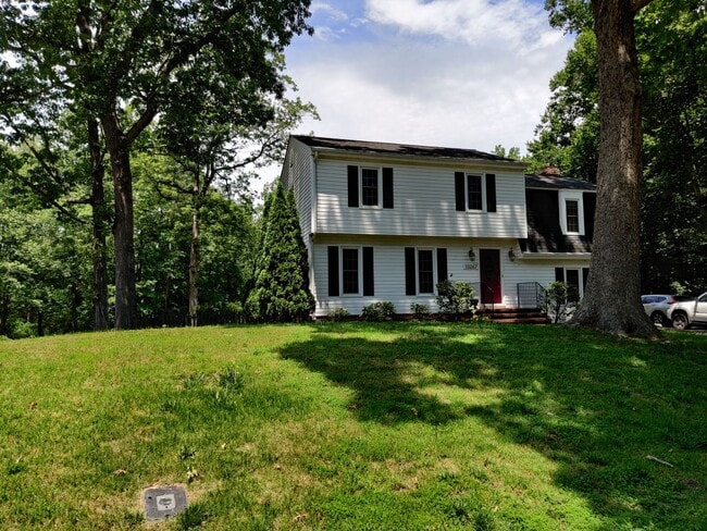 Building Photo - 4 bedroom home with large detached garage
