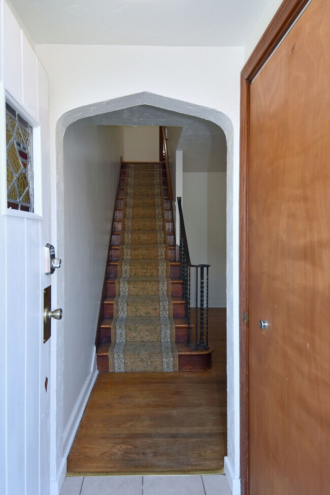 Building Photo - 121 Owendale Ave