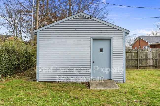 Building Photo - 1707 Sarasota Ct