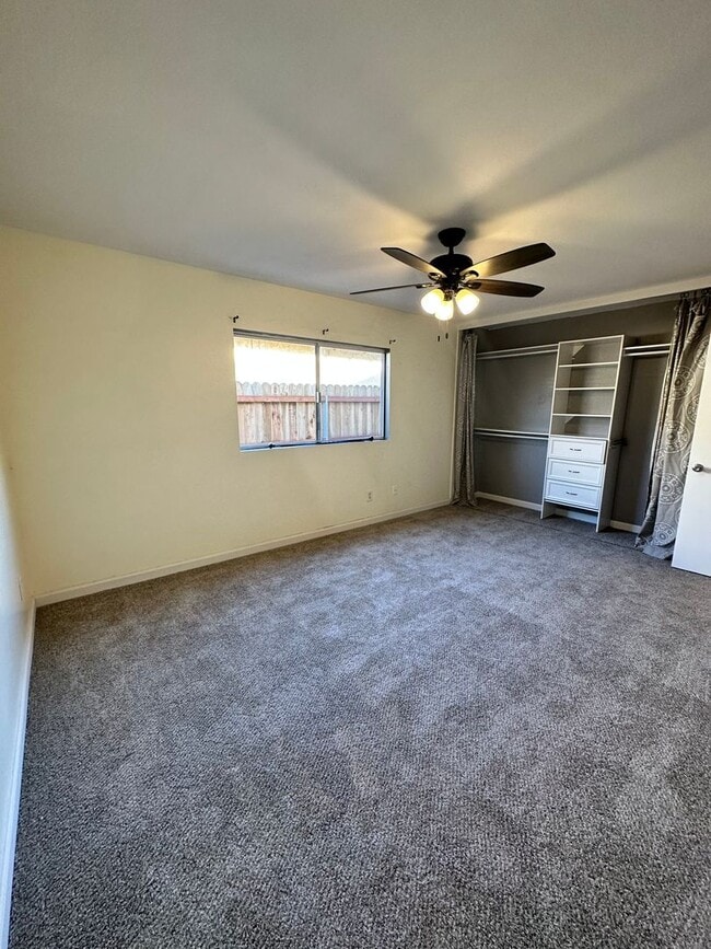 Building Photo - Beautiful 3 bedroom 2 bath Home in Imperial Beach