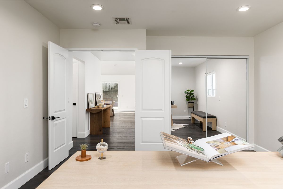 Building Photo - 23296 Park Ensenada