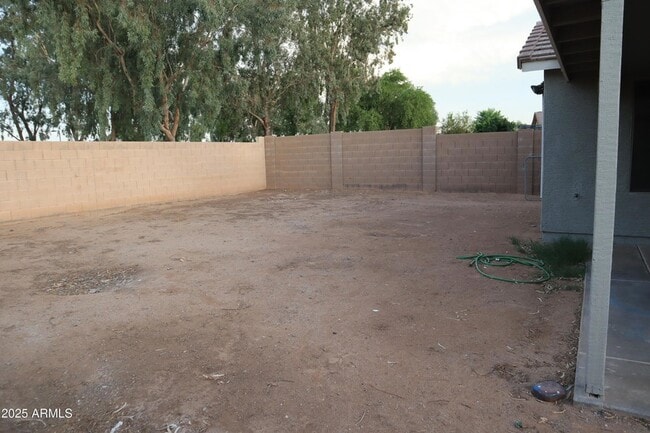 Building Photo - 35161 N Bandolier Dr