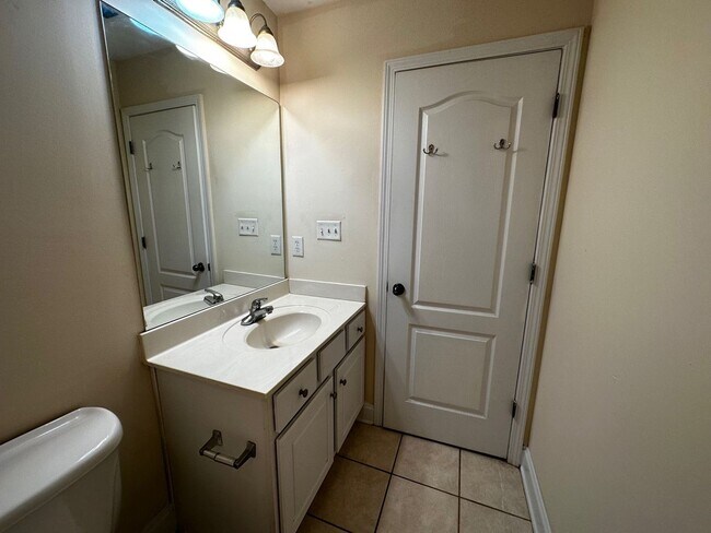Building Photo - PRE-LEASING FOR AUGUST 2026!