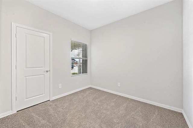Building Photo - 616 Russell Dr