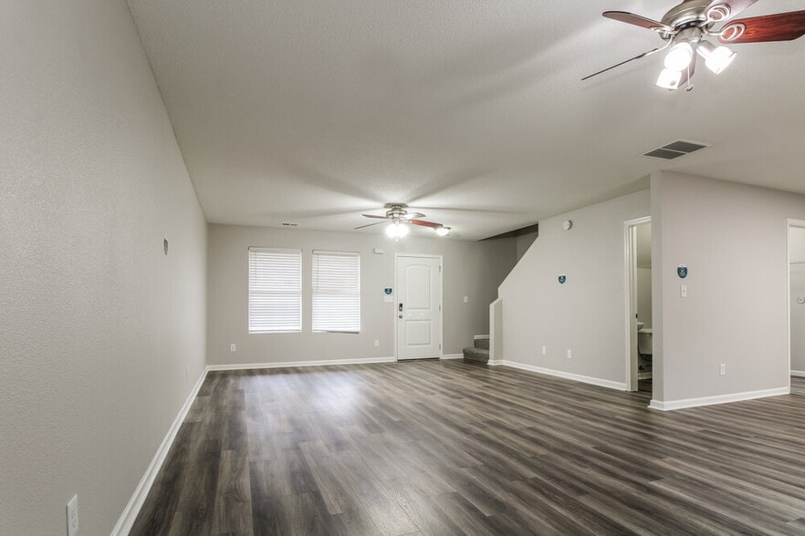 Building Photo - 9965 Branley Oak Dr