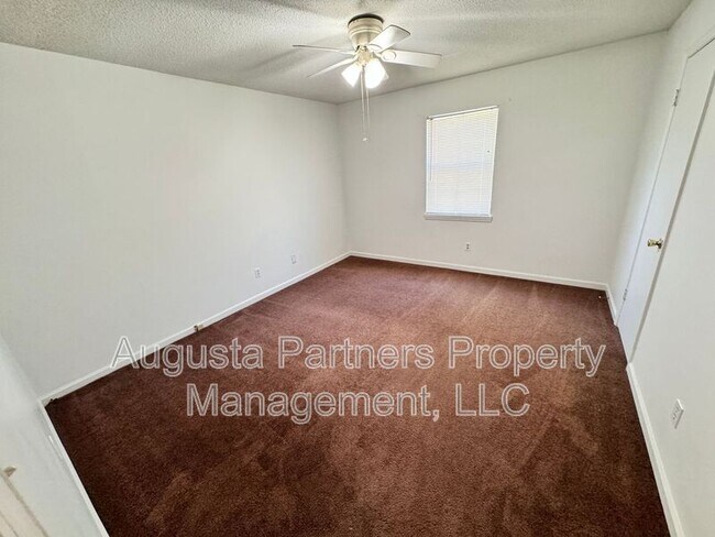 Building Photo - 415 Evans Mill Cir