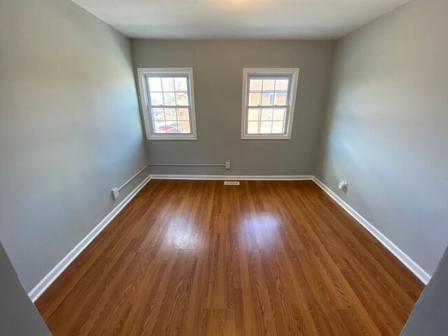Building Photo - Lovely & Renovated Seton Hill 2bd + den/2b...