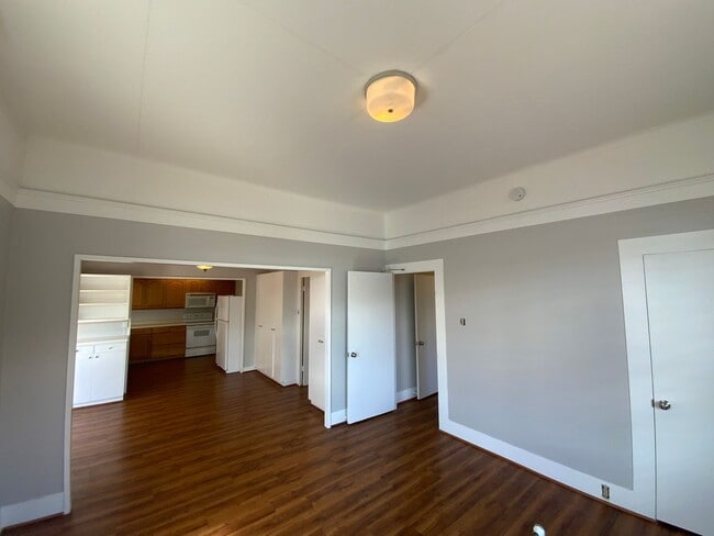 Building Photo - CHARMING SINGLE LEVEL KAIMUKI HOME