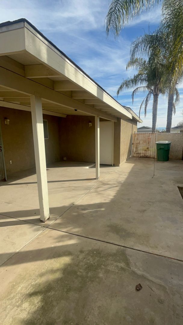 Building Photo - Visalia home for Rent!