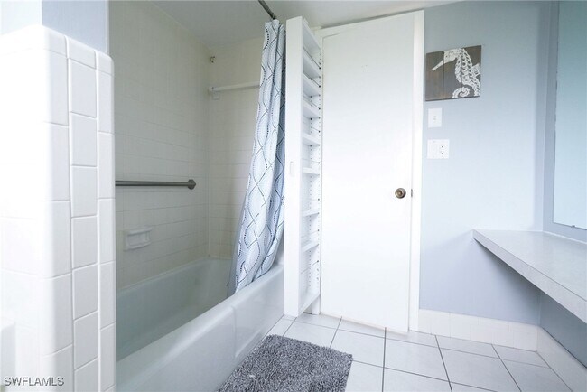 Building Photo - 1351 Oaklawn Ct