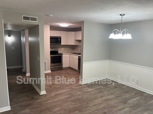 Building Photo - 555 N Dupont Ave