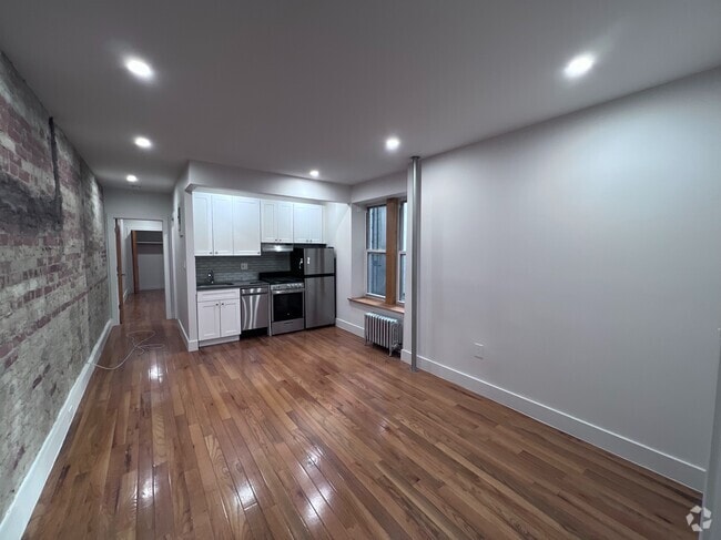 Building Photo - 175 Pinehurst Ave