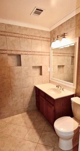 Building Photo - 8845 N River Pkwy