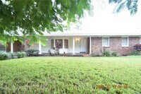 Building Photo - 4006 W Leona St