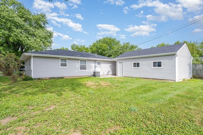 Building Photo - Stunning 3 Bed 1 Bath Ranch Home